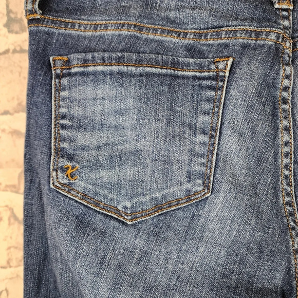 Kut from the Kloth Jeans Crop Catherine Boyfriend Distressed Medium Wash Size 6 - Picture 12 of 16